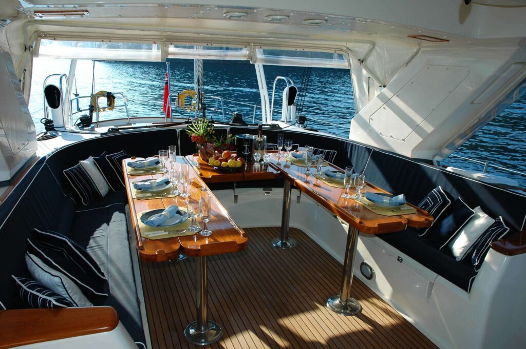 yacht rental singapore for team building